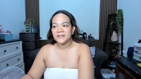 delightfulcurvy online show from October 23, 6:45 am