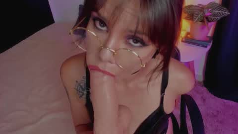 Snapshot of delilaah chatting on November 21, 5:17 am Delilah online show from November 21, 5:17 am