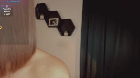 Delilah online show from May 9, 5:56 am
