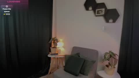 Delilah online show from May 31, 5:26 am