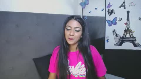 Snapshot of delilah_blazee chatting on October 26, 4:13 pm Delilah Blaze online show from October 26, 4:13 pm