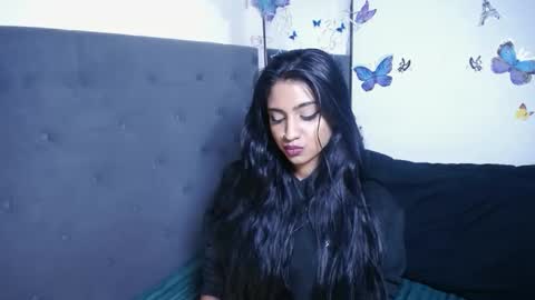 Snapshot of delilah_blazee chatting on December 17, 7:53 pm Delilah Blaze online show from December 17, 7:53 pm