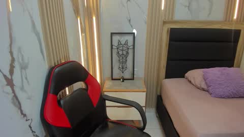 Snapshot of delilaquinn chatting on October 17, 11:13 am delilaquinn online show from October 17, 11:13 am