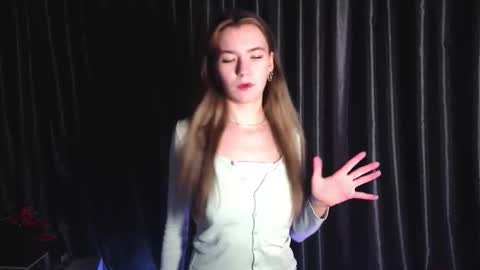 Rochel online show from November 23, 6:30 pm