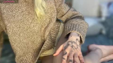 Snapshot of dellacampbell chatting on February 5, 2:54 pm Della online show from February 5, 2:54 pm