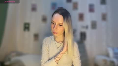 Snapshot of dellacampbell chatting on February 11, 9:58 am Della online show from February 11, 9:58 am