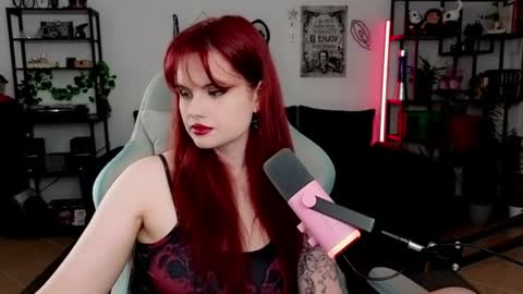 Snapshot of dellacrush_ chatting on June 8, 5:57 pm dellacrush_ online show from June 8, 5:57 pm