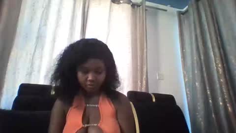 dellarine517299 online show from January 15, 9:03 am