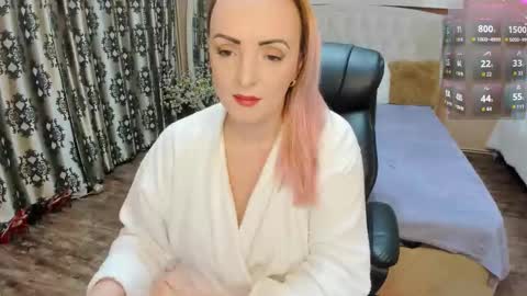 Snapshot of dellicioussepussy chatting on October 2, 8:49 pm Mire online show from October 2, 8:49 pm