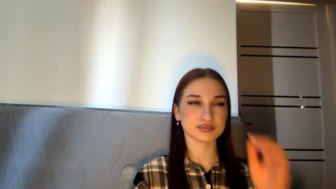 Delphaswindler online show from April 25, 1:41 pm