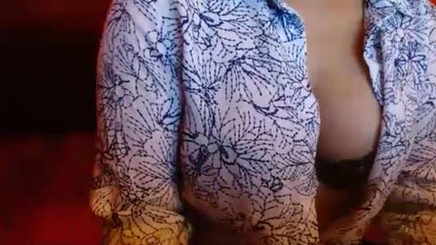 Delphine online show from February 2, 9:45 pm