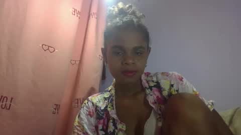 delphine online show from April 16, 4:13 am