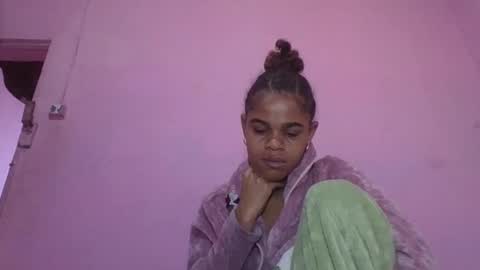 delphine online show from May 22, 2:51 am