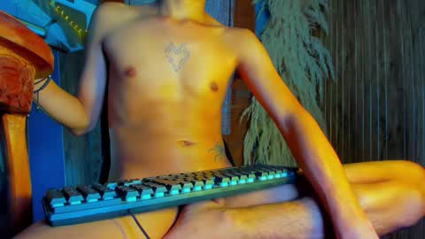 Snapshot of deluxe_care chatting on December 17, 4:24 pm deluxe_care online show from December 17, 4:24 pm