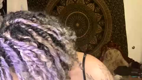 Snapshot of deluxxxeblu chatting on January 7, 10:52 pm TankinBody online show from January 7, 10:52 pm