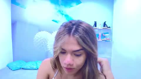 Snapshot of demi_leed chatting on January 15, 12:32 pm DEMI online show from January 15, 12:32 pm