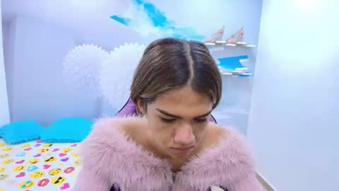 Snapshot of demi_leed chatting on February 12, 11:49 am DEMI online show from February 12, 11:49 am