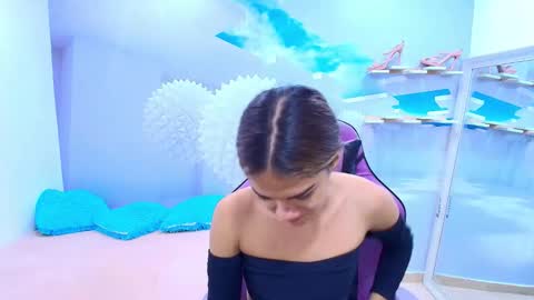 Snapshot of demi_leed chatting on February 18, 12:12 pm DEMI online show from February 18, 12:12 pm