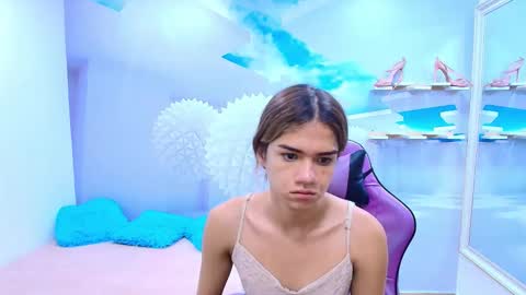 Snapshot of demi_leed chatting on February 21, 11:55 am DEMI online show from February 21, 11:55 am