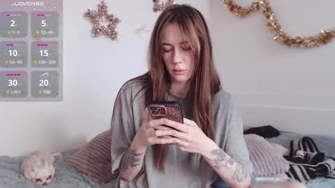 Snapshot of demiamour chatting on December 10, 11:00 am Demi. not your babybabebb and other shit online show from December 10, 11:00 am