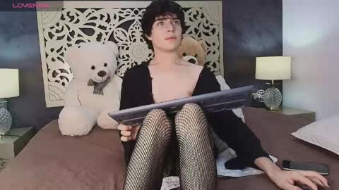   online show from May 1, 1:48 pm