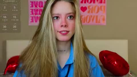 Snapshot of denaebeste chatting on February 16, 7:10 pm Emma online show from February 16, 7:10 pm