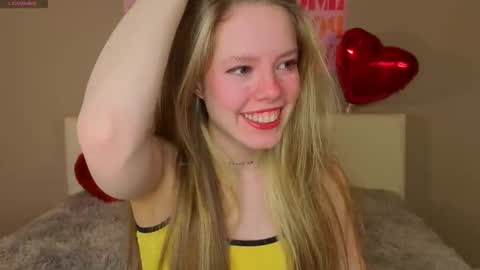 Snapshot of denaebeste chatting on February 20, 7:03 pm Emma online show from February 20, 7:03 pm