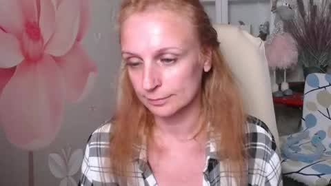 Snapshot of denhiey_here chatting on June 18, 5:39 pm denhiey online show from June 18, 5:39 pm