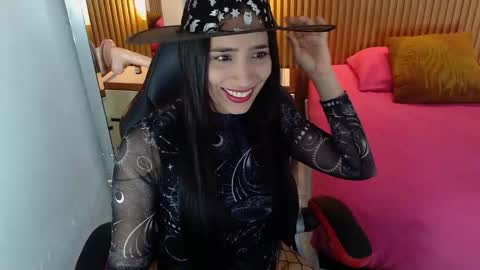 D E N I S  online show from October 31, 1:01 pm