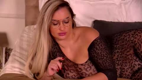 Ela online show from January 12, 1:33 am