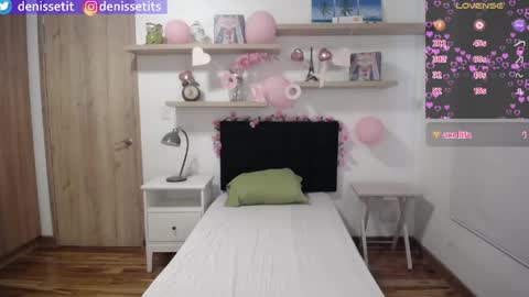   online show from April 24, 3:03 pm