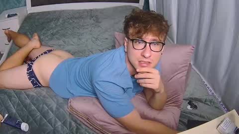 Dennis online show from October 24, 6:26 pm