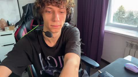 Snapshot of denobluora chatting on December 14, 12:55 pm Jasper online show from December 14, 12:55 pm