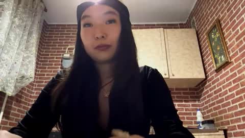 Emma online show from September 25, 1:26 pm