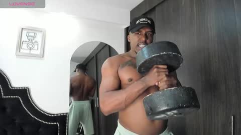 Snapshot of denzelrios chatting on October 3, 8:28 pm denzelrios online show from October 3, 8:28 pm