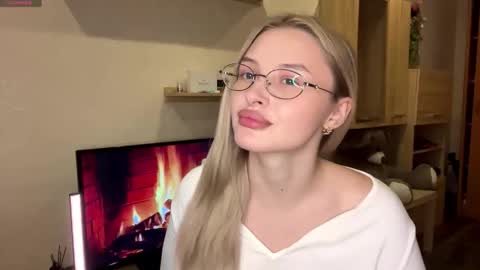 Vi  Victoria online show from November 9, 1:09 pm