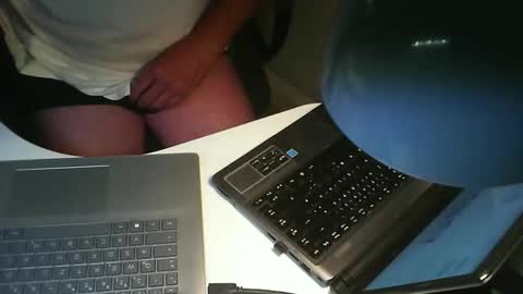 Snapshot of der_joe chatting on October 21, 7:09 am Joe online show from October 21, 7:09 am