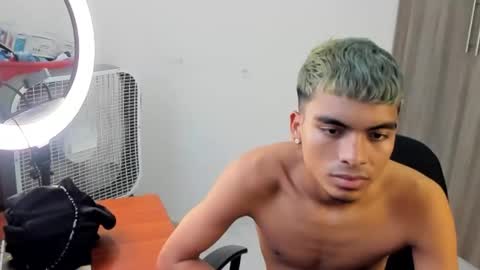 dereck_dosantos online show from March 13, 10:38 pm