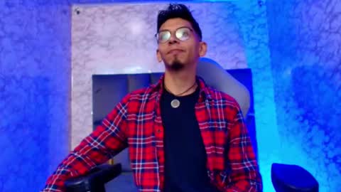 Dereck online show from December 17, 11:38 am