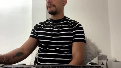 Dereck Myers online show from April 11, 11:53 pm