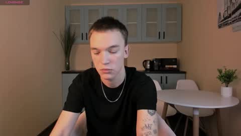 Derek online show from November 13, 7:24 pm