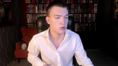 Derek online show from November 14, 8:07 pm