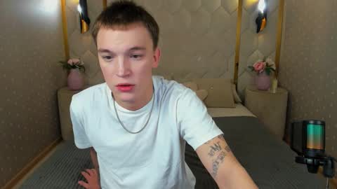 Derek online show from November 28, 1:36 pm