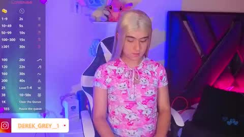 Derek independent online show from October 12, 8:30 pm