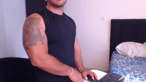 Derek online show from October 7, 4:04 pm