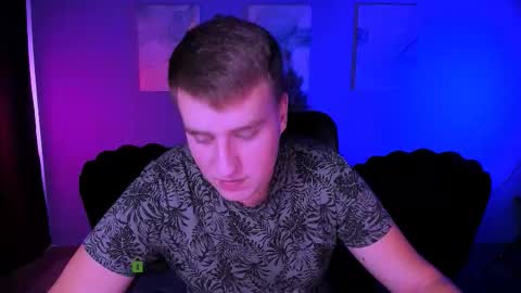 Snapshot of derek_hawk_ chatting on December 4, 9:40 am derek_hawk_ online show from December 4, 9:40 am