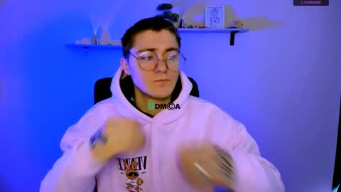 derek_hawk_ online show from February 5, 9:47 am