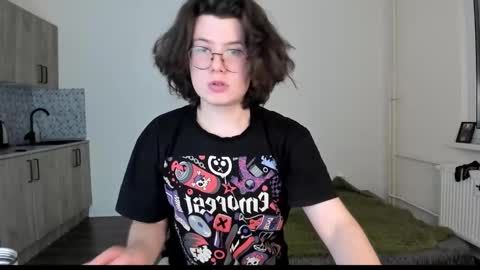 Derek online show from February 7, 4:54 pm