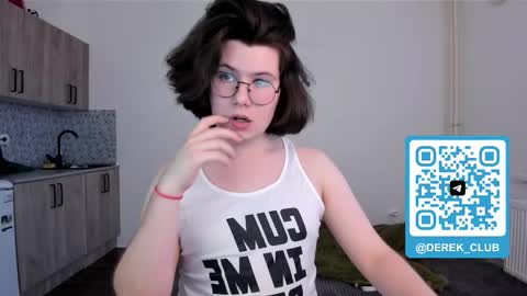 Derek online show from March 25, 4:02 pm