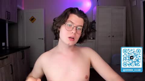 Derek online show from June 29, 8:53 pm
